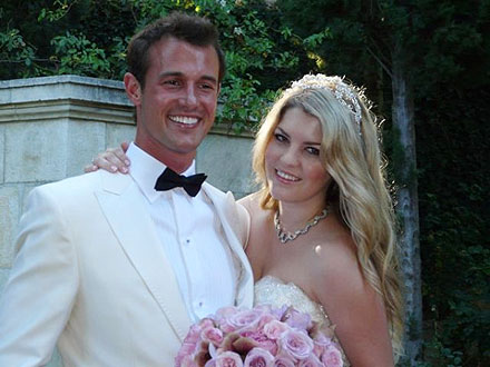 Lisa Vanderpump's Daughter Ties...