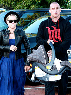 PHOTO: Pink & Carey Hart Take Daughter Willow Sage on Their Dinner Date | Carey Hart, Pink