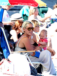 PHOTO: Pink and Baby's Day at the Beach | Pink
