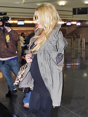 Jessica Simpson: Is She or Isn't She Pregnant? | Jessica Simpson