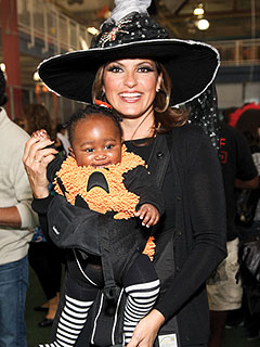 PHOTO: Mariska Hargitay and Daughter Dress Up for Halloween | Mariska Hargitay