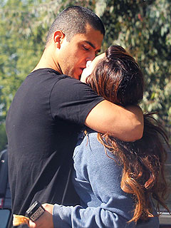 PHOTO: Demi Lovato Spotted Kissing Ex Wilmer Valderrama | Demi Lovato, Wilmer Valderrama