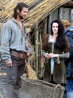 Kristen Stewart: I 'Got Really Close' with Chris Hemsworth on Snow White Set | Chris Hemsworth, Kristen Stewart