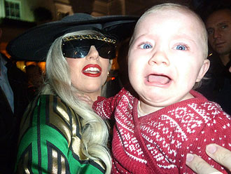 PHOTO: Lady Gaga Terrifies a Baby | Lady Gaga
