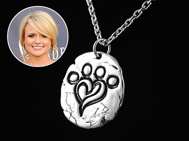 SILVER NECKLACES photo | Miranda Lambert