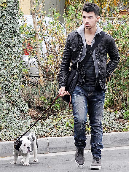 STROLL WITH IT photo | Joe Jonas