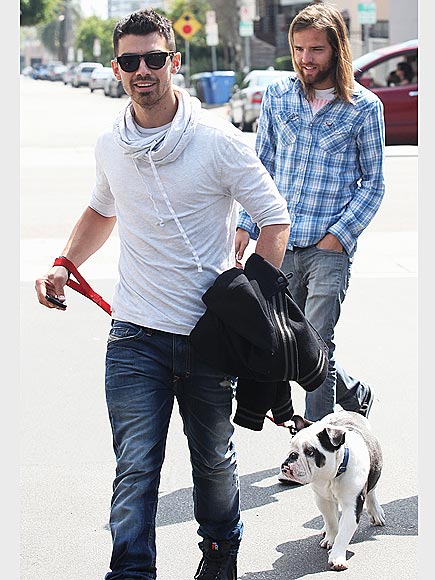 DINING DUO photo | Joe Jonas