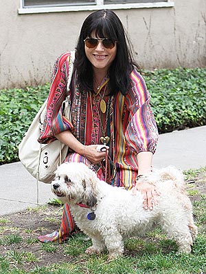 Spotted: Selma Blair Volunteers with Rescue Dogs!| Stars and Pets, Dogs, Selma Blair