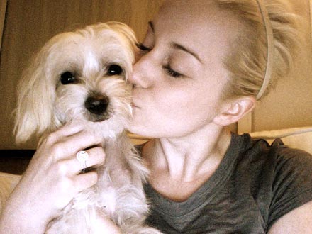 Kellie Pickler's Dog Goes Muddy for Summer| Stars and Pets, Kellie Pickler