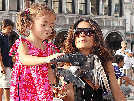 Salma Hayek, Daughter Valentina Play with Pigeons in Venice