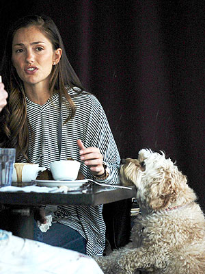 Spotted: Minka Kelly & Chewy – Dine & Dash!| Stars and Pets, Dogs, Minka Kelly