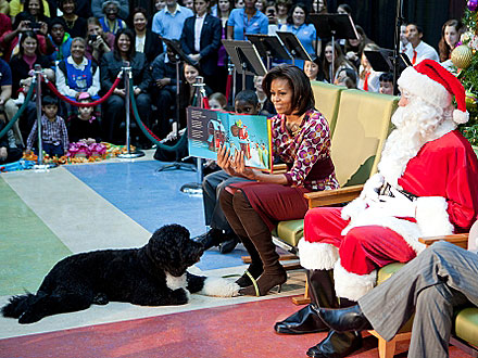 Michelle Obama Brings Bo to Read Christmas Tale to Children| Bo Obama, Stars and Pets, Dogs, Michelle Obama