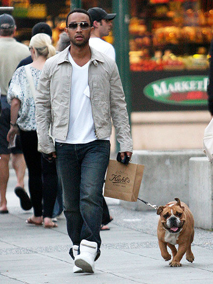 JOHN LEGEND photo | John Legend