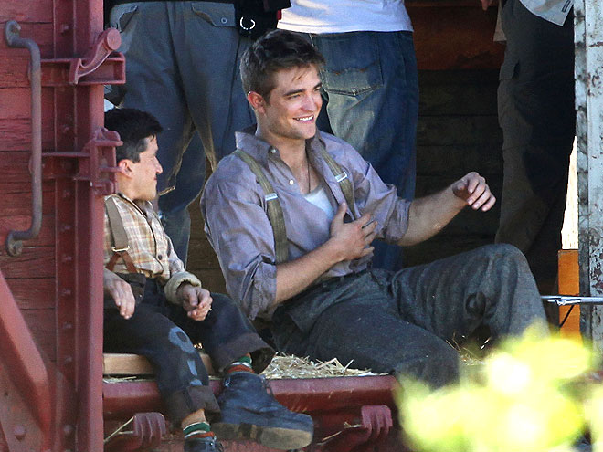 Which Water For Elephants costar made R.Pattz cry?