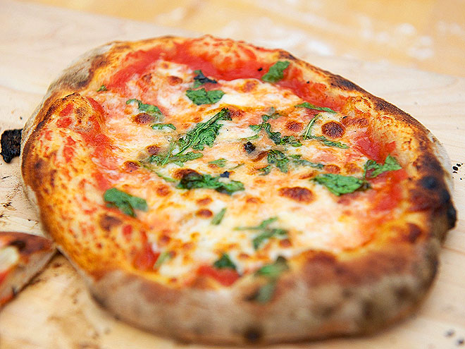 DEBI MAZAR'S MARGHERITA PIZZA
photo | Debi Mazar