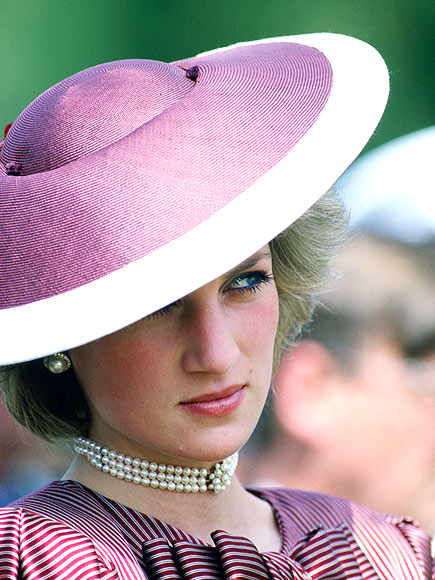 VIOLET FEMME photo Princess Diana Previous 