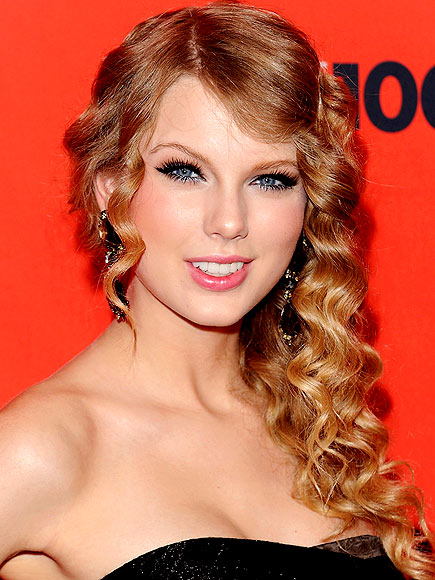 Taylor Swift Red Carpet 2011. TAYLOR SWIFT photo | Taylor