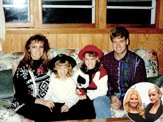 JESSICA & ASHLEE SIMPSON
photo | Ashlee Simpson, Jessica Simpson