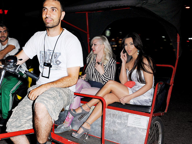 BACKSEAT DRIVER   photo | Kim Kardashian