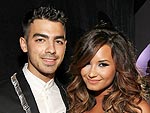 Joe+jonas+and+demi+lovato+2011+vmas