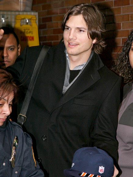 CROWD PLEASER photo | Ashton Kutcher