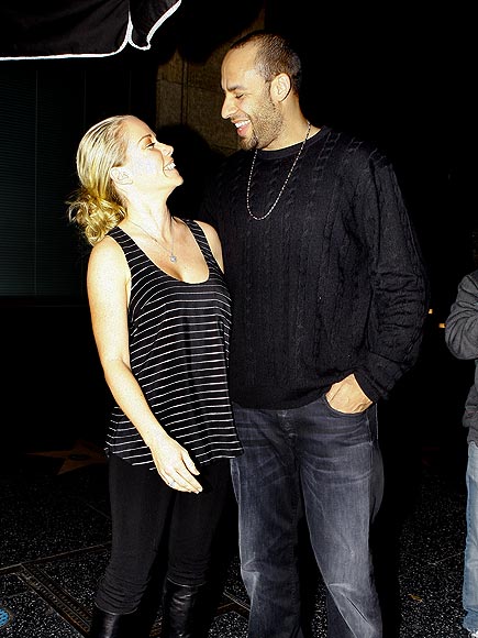 SATISFIED CUSTOMERS
photo | Hank Baskett, Kendra Wilkinson