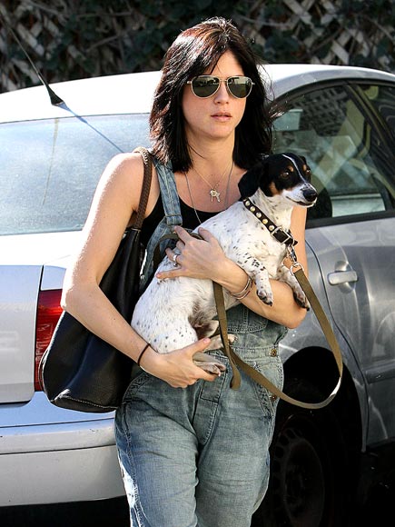 LIGHT LIFTING photo | Selma Blair