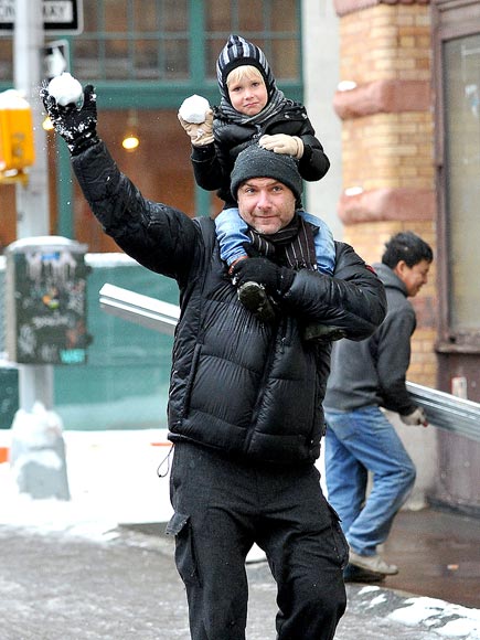 HAVING A 'BALL' photo | Liev Schreiber