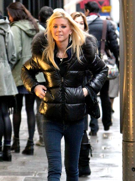CHIC STROLL photo | Tara Reid
