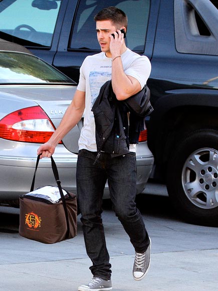 FEELING 'ZEN'
photo | Zac Efron