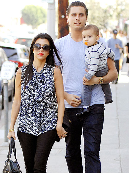 SUNNY STROLL
photo | Kourtney Kardashian, Scott Disick