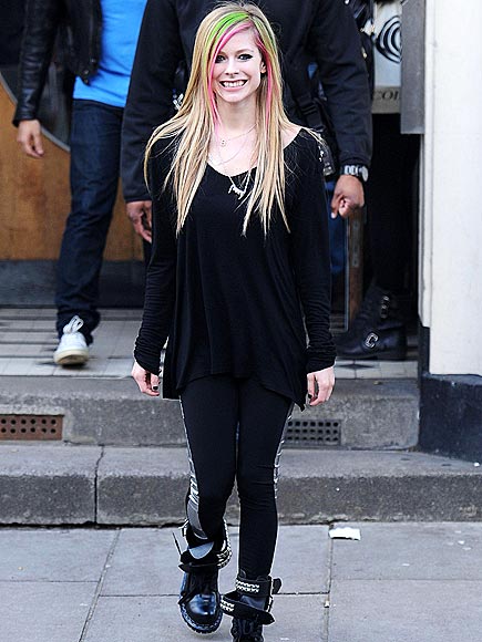 Avril Lavigne Facebook. Avril Lavigne In London