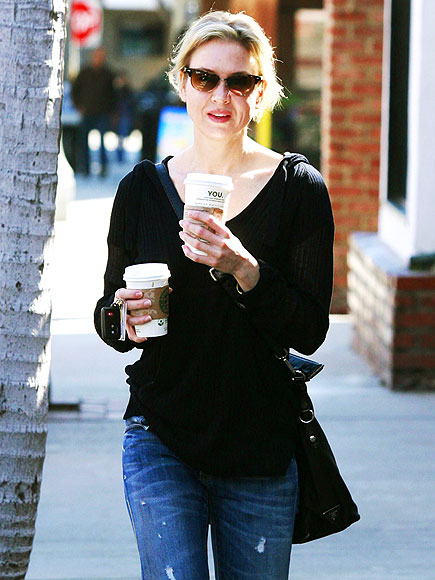 DOUBLE FISTING photo | Renee Zellweger