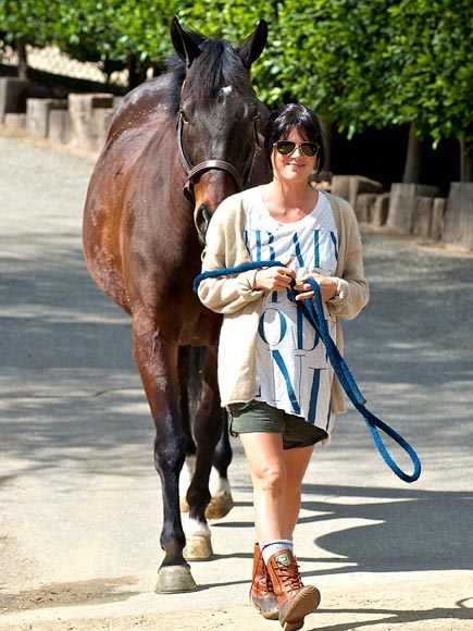 TROTTING ALONG photo | Selma Blair