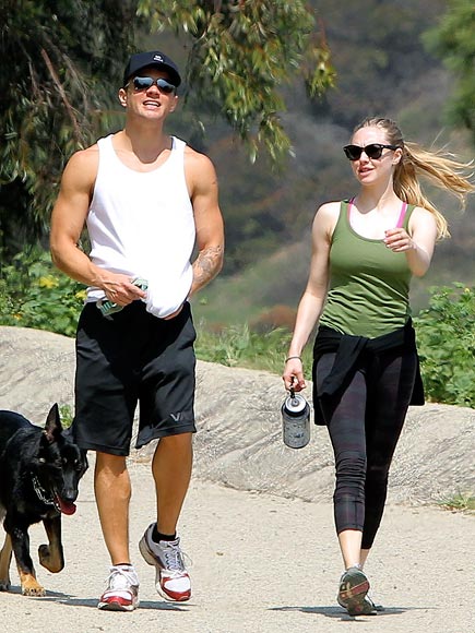 STEP BY STEP photo | Amanda Seyfried, Ryan Phillippe