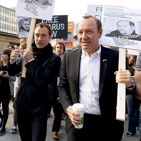 CAUSE CELEB
photo | Jude Law, Kevin Spacey