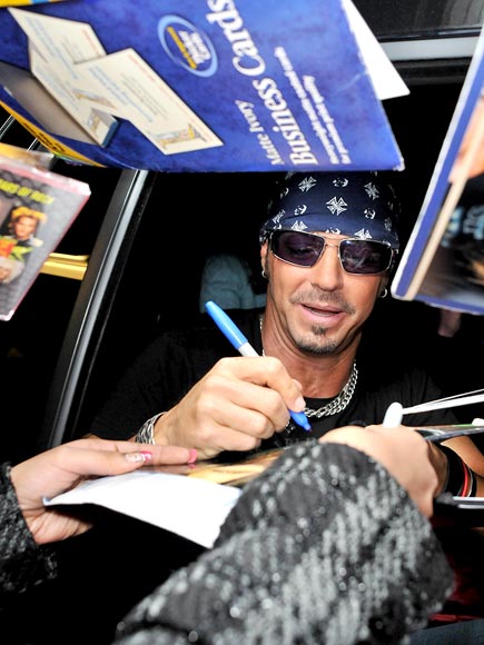 IT'S A SIGN! photo | Bret Michaels