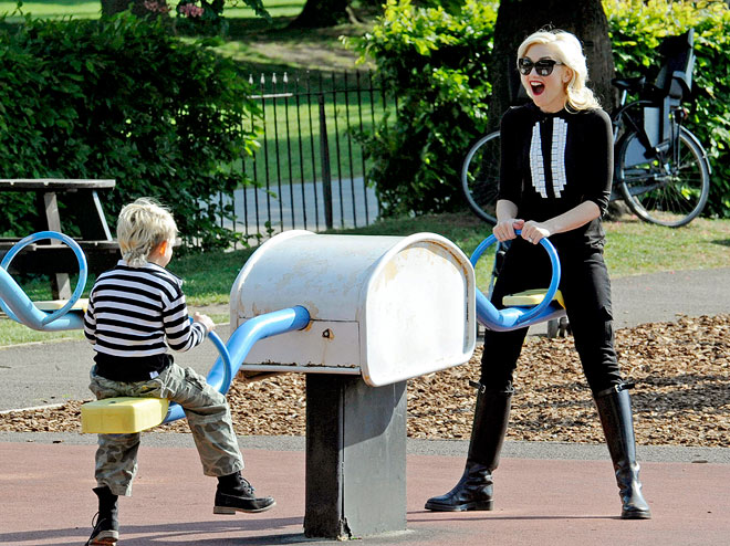 BALANCING ACT photo | Gwen Stefani