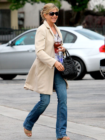 GOOD SPIRITS photo | Jennifer Aniston