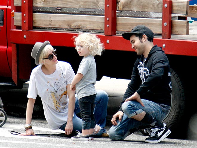 FARM FRESH photo | Ashlee Simpson, Pete Wentz