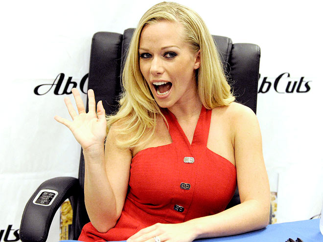 IT'S A SIGN photo | Kendra Wilkinson