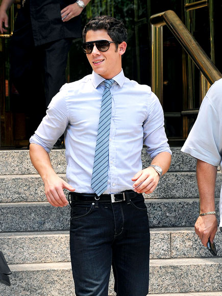 STEPPING TO IT
 photo | Nick Jonas