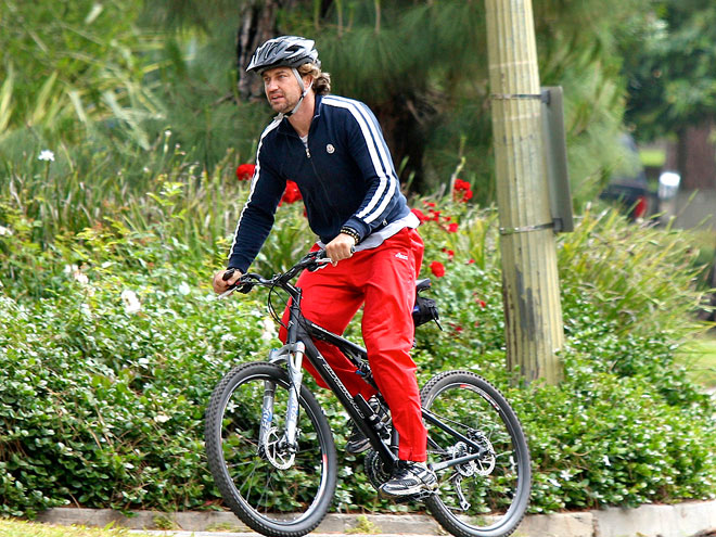 HELMET HEAD photo | Gerard Butler