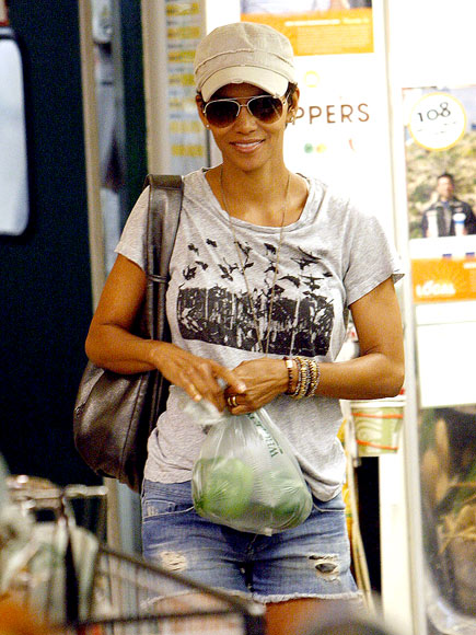 VEGGIE DELIGHT photo | Halle Berry