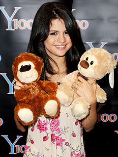 Selena: Huggy Bear | Selena Gomez