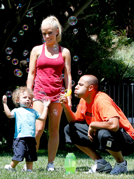 kendra-wilkinson-435.jpg