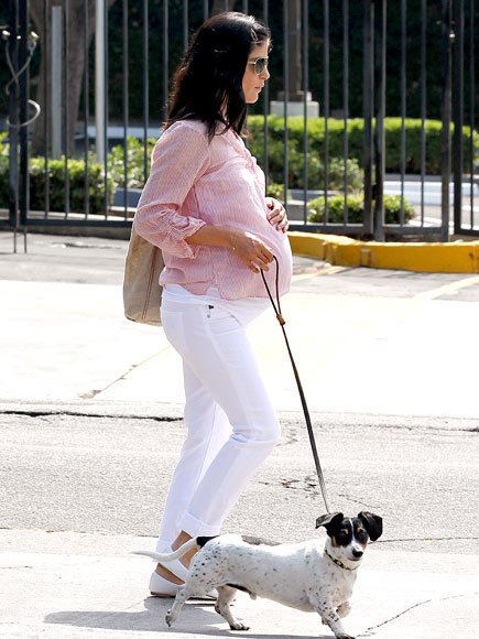 BELLY DU JOUR photo | Selma Blair