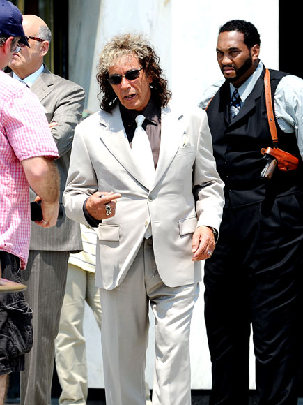 WORK RELIEF
 photo | Al Pacino