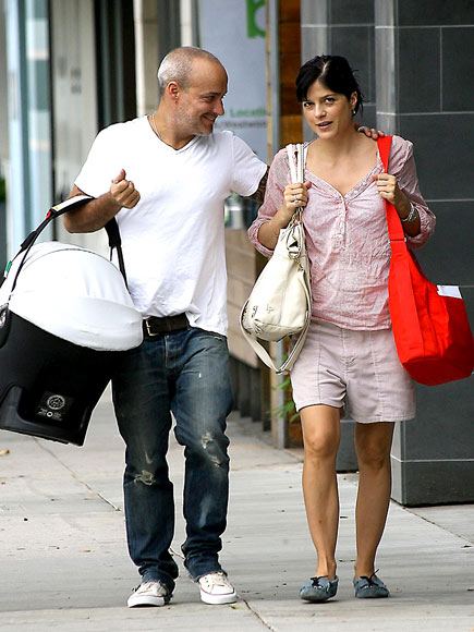 HEAVY LIFTING
 photo | Selma Blair