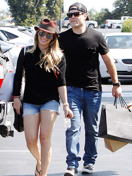 SUNNY DAY photo | Hilary Duff